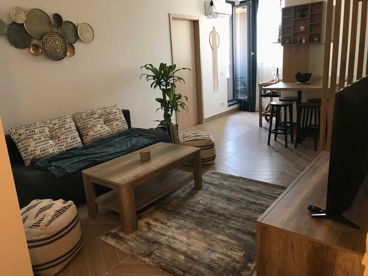 Apartament cu 3 camere decomandat în Take Ionescu