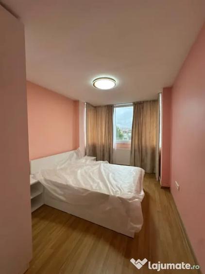 Apartament cu 4 camere decomandat în Central