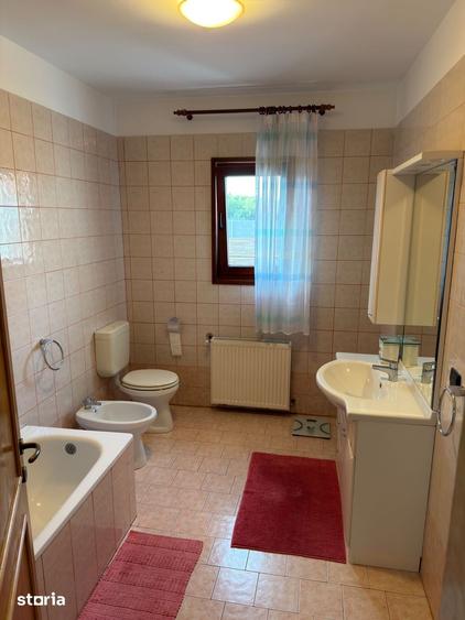 Casă cu 6 camere cu Teren 1306 Mp în Săcălaz