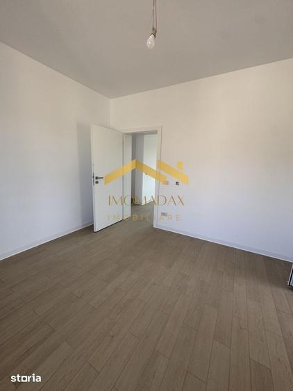 Casă cu 4 camere cu Teren 400 Mp în Sânmihaiu Român