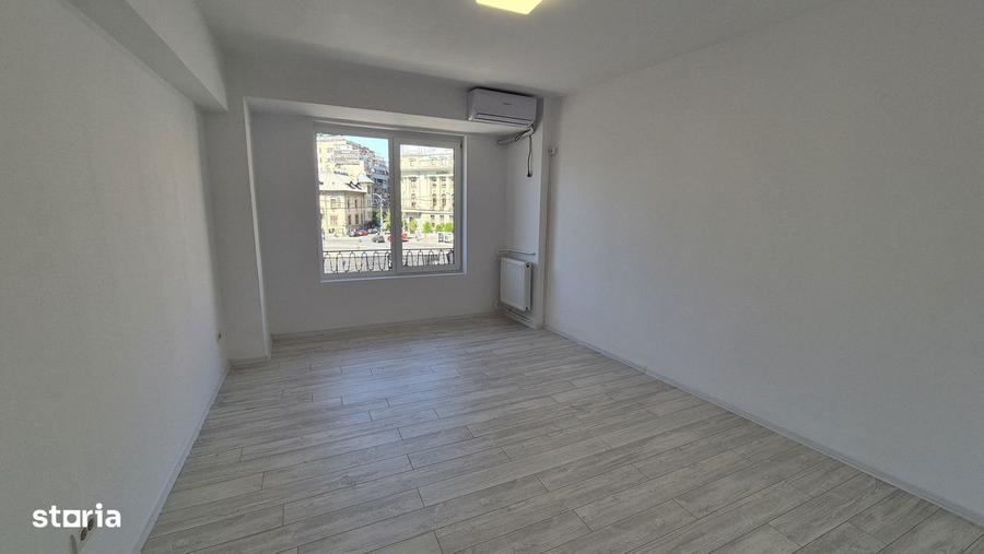 Apartament cu 3 camere decomandat în Romană