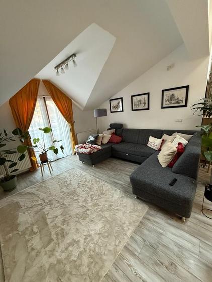 Apartament cu 3 camere decomandat în Exterior Vest