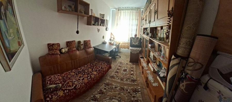 Apartament cu 3 camere semidecomandat în Popoveni
