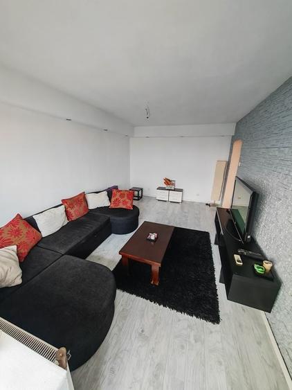 Apartament cu 2 camere decomandat în Vest
