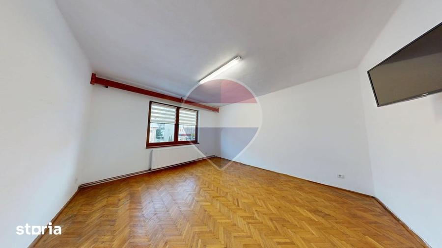 Casă cu 3 camere cu Teren 250 Mp în Calea Dumbrăvii