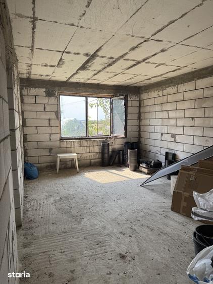 Casă cu 5 camere cu Teren 1088 Mp în Vânătorii Mici