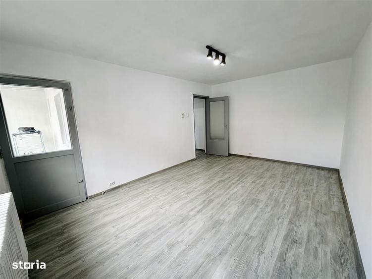 Apartament cu 2 camere decomandat în Vasile Aaron
