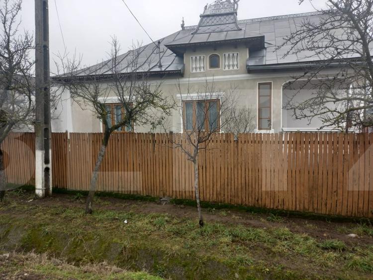 Casă individuală cu 7 camere cu Canalizare în Verguleasa