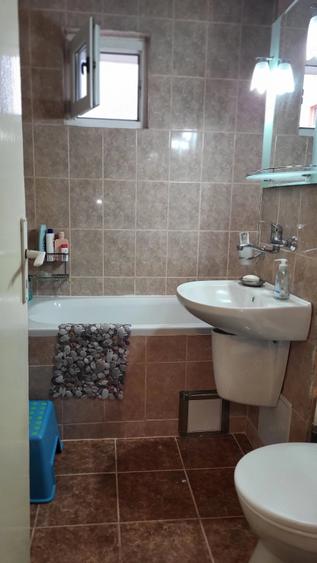 Apartament cu 3 camere decomandat în Vasile Aaron