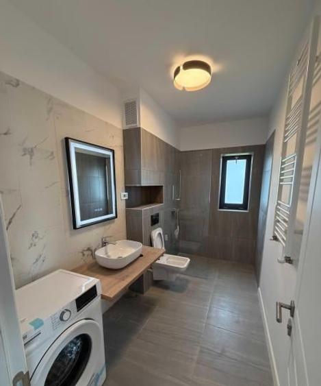 Apartament cu 2 camere semidecomandat în Km 5