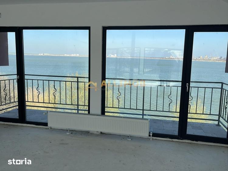 Eleganta la malul lacului- Vila premium cu ponton privat. - 2