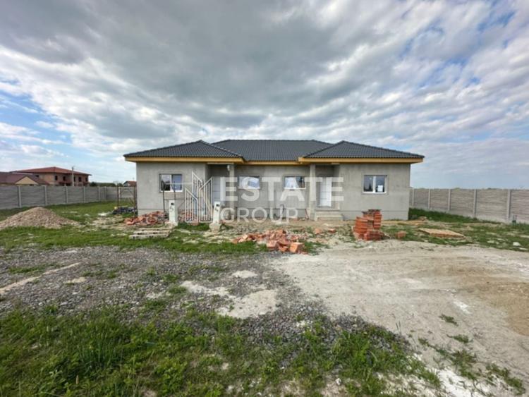 Duplex cu 3 camere cu Canalizare în Moșnița Nouă