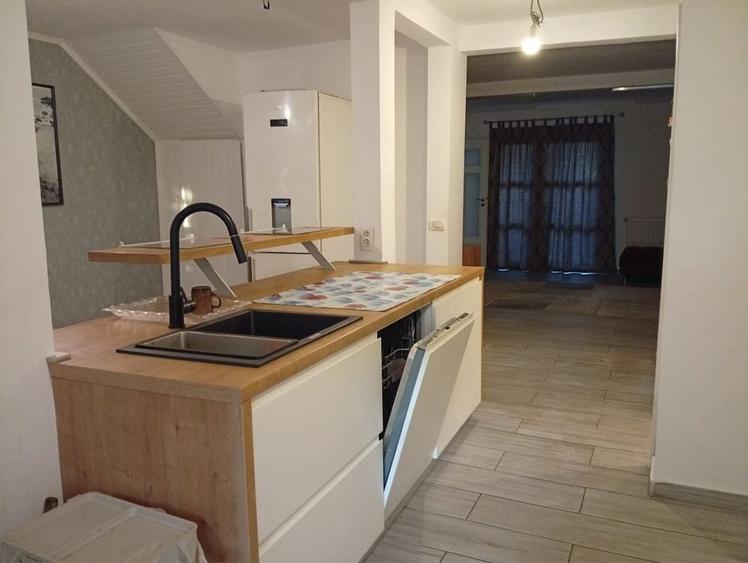 Casă cu 3 camere în Tunari
