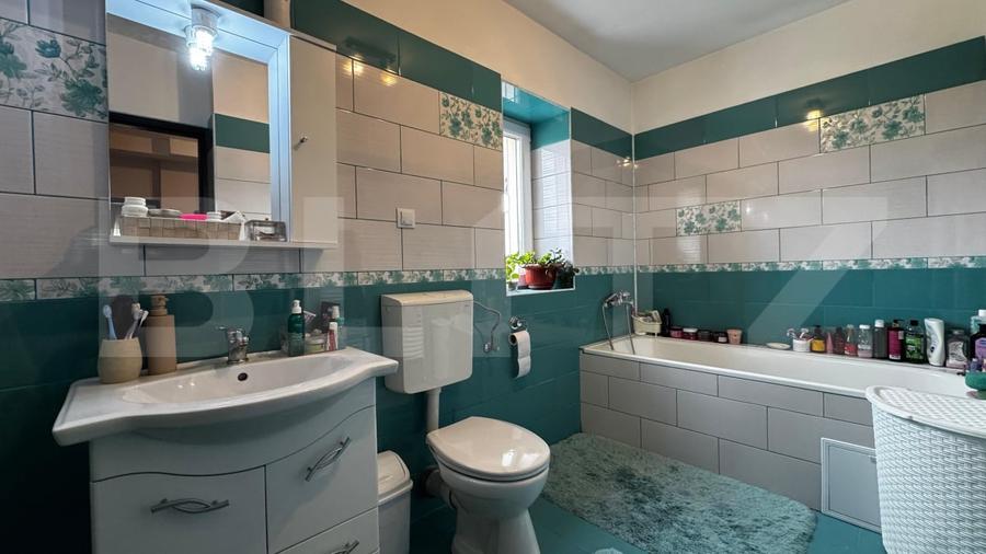 Duplex cu 5 camere cu Canalizare în Micești