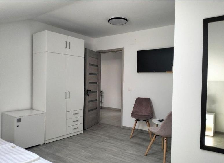 Apartament decomandat în Delfinariu