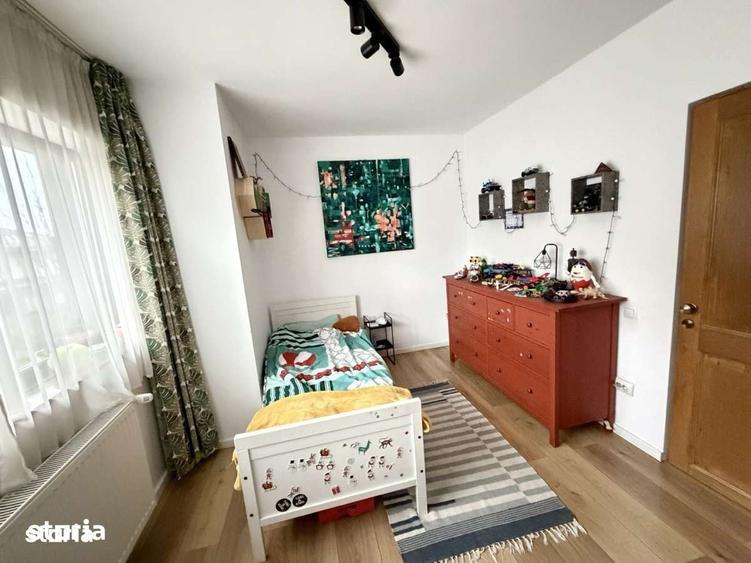 Casă cu 5 camere cu Teren 225 Mp în Florești
