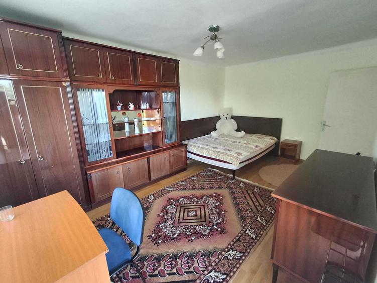 Apartament cu 2 camere decomandat în Gruia