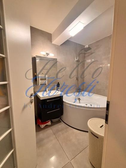 Apartament cu 3 camere semidecomandat, mobilat în Florești