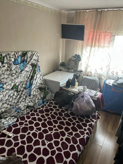 Apartament cu 4 camere decomandat în Craiovița Nouă
