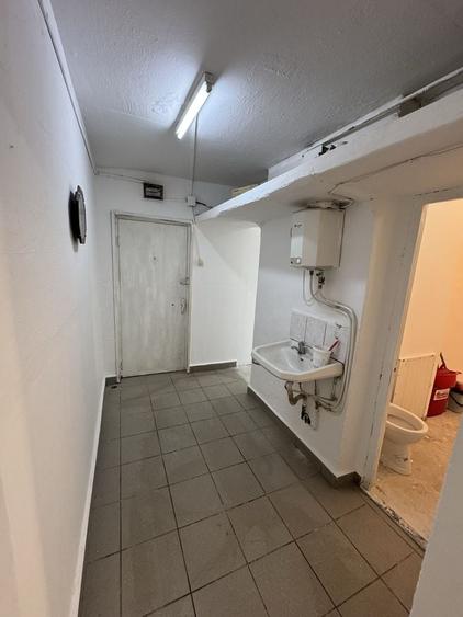 Spațiu comercial, de 40 mp, în Stana