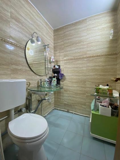 Apartament cu 3 camere semidecomandat, mobilat în Găvana