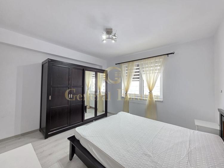 Apartament cu 3 camere în Tractorul