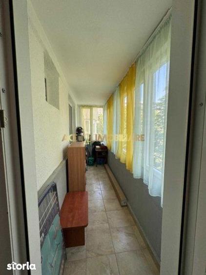 Apartament cu 2 camere, mobilat în Tei