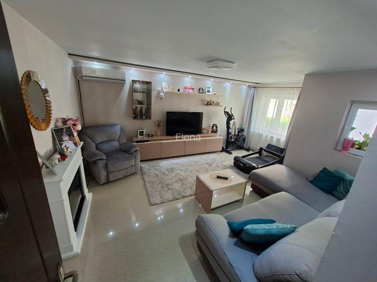 Apartament cu 3 camere in com.1 Decembrie