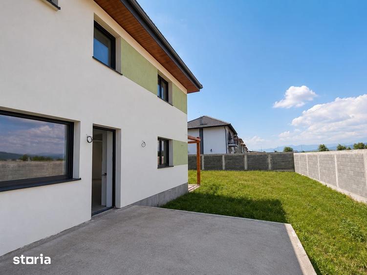 Casă cu 3 camere cu Teren 497 Mp în Cristian