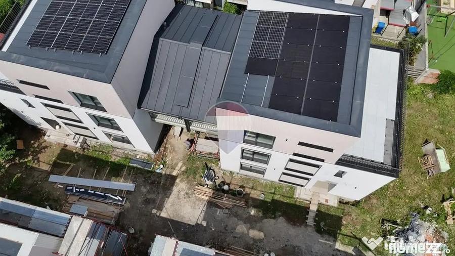 Casă cu 7 camere cu Teren 300 Mp în Ultracentral