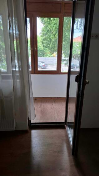 Apartament cu 2 camere semidecomandat în Micro 15