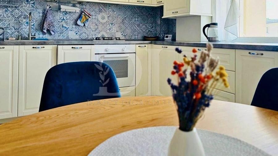 Apartament cu 3 camere decomandat, mobilat în Florești