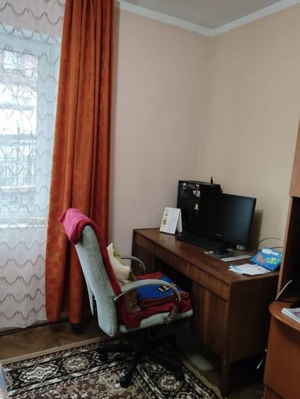 Casă cu 4 camere cu Teren 200 Mp în Central