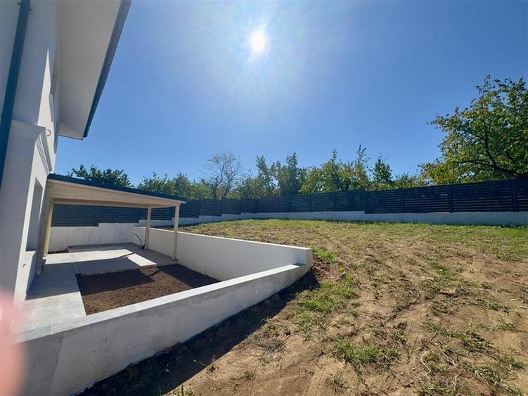 Casă individuală cu 4 camere cu Teren 660 Mp în Bârnova
