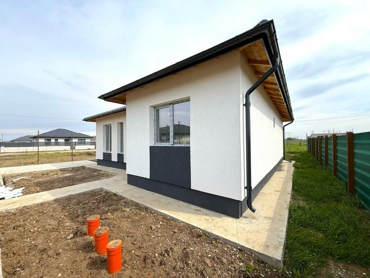 Casă individuală cu 3 camere cu Teren 350 Mp în Berceni
