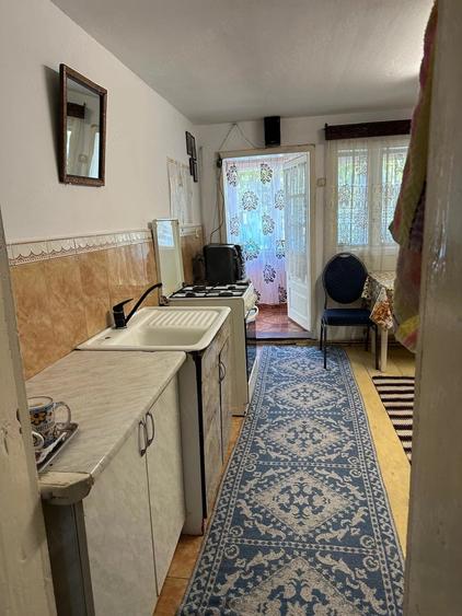 Casă cu 2 camere cu Teren 1400 Mp în Moțca
