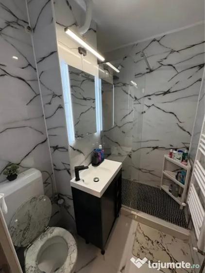 Apartament cu 2 camere semidecomandat în Calea București