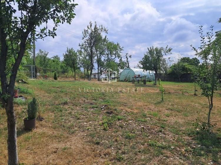 Casă individuală cu 2 camere cu Canalizare în Surani