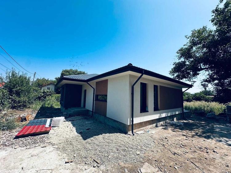 Casă cu 3 camere în Central