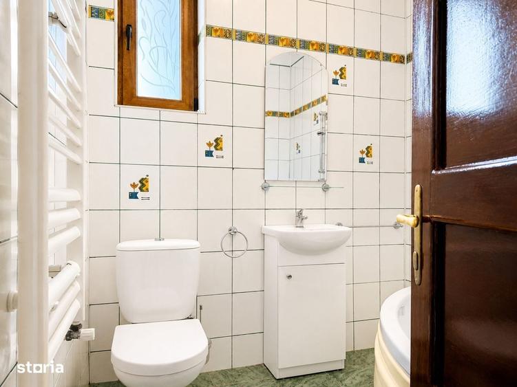 Casă cu 4 camere în Central