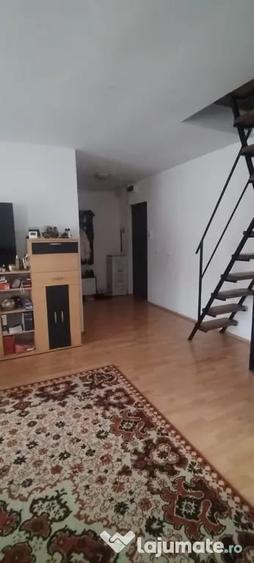 Apartament cu 3 camere nedecomandat în Central