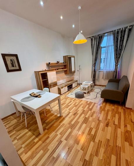 Apartament cu 3 camere semidecomandat, mobilat în Vitan-Bârzești