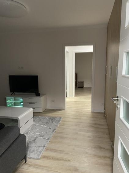 Apartament cu 2 camere semidecomandat în Take Ionescu