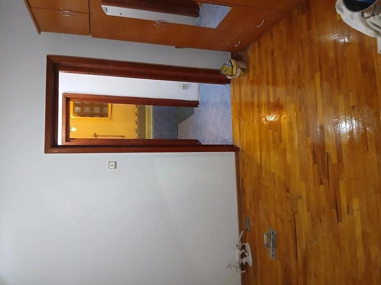 Apartament cu 2 camere decomandat în Podu Roș