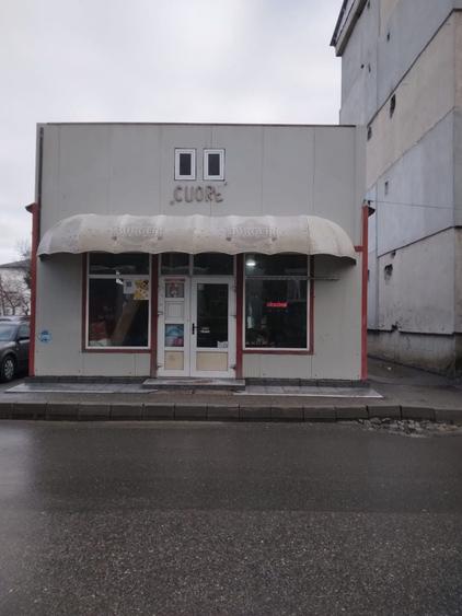 Spațiu comercial, de 100 mp, în Tunari