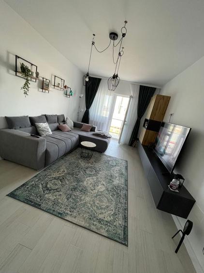 Apartament cu 2 camere decomandat în Central
