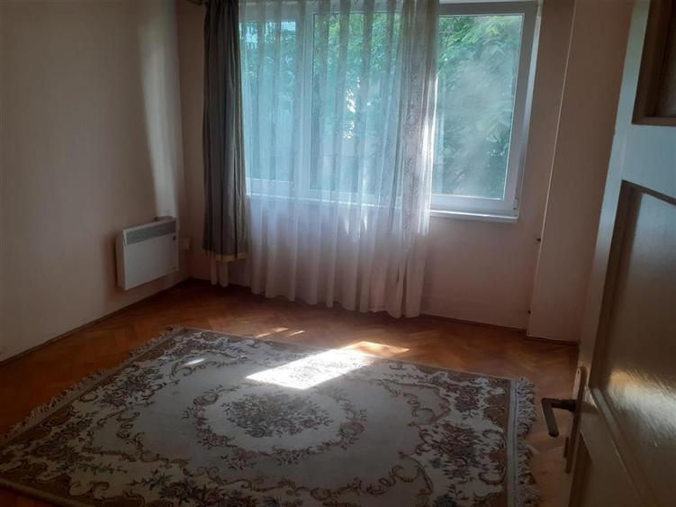 Apartament cu 3 camere semidecomandat în Apollo