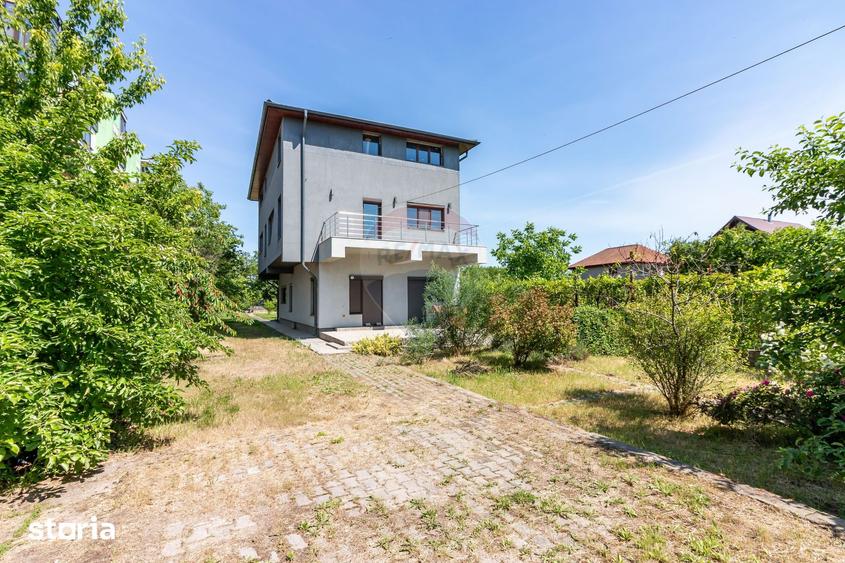 Teren de 2436 mp, în Rahova