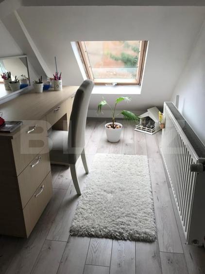 Apartament cu 3 camere decomandat, mobilat în Valenta