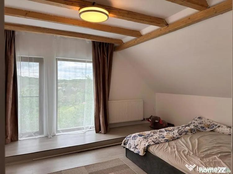 Casă cu 5 camere cu Teren 3029 Mp în Central